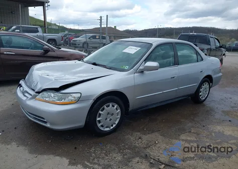2001 Honda Accord 2.3 Lx from USA, damaged, VIN 1HGCG56491A098359